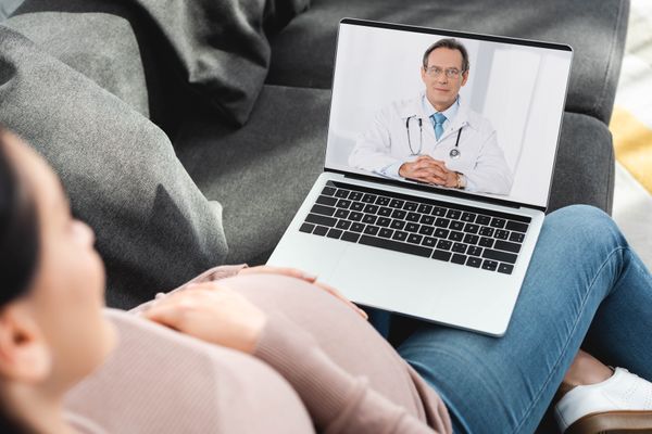 ¿Cómo atraer a los pacientes a una videoconsulta?